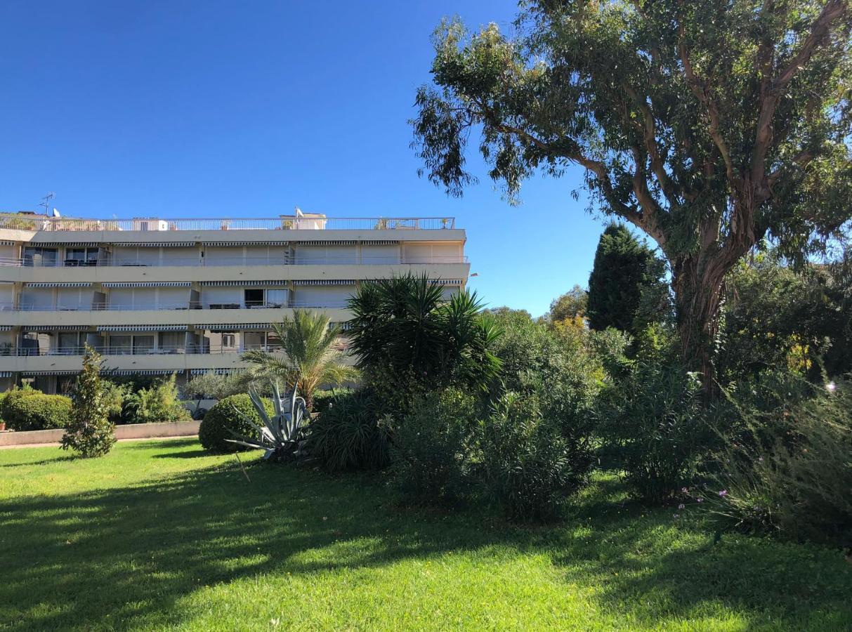 Апартаменты Un Nid A Saint Tropez Экстерьер фото